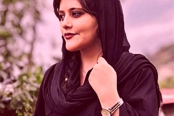 Naomi, 21 — Escort in Leylan, Iran