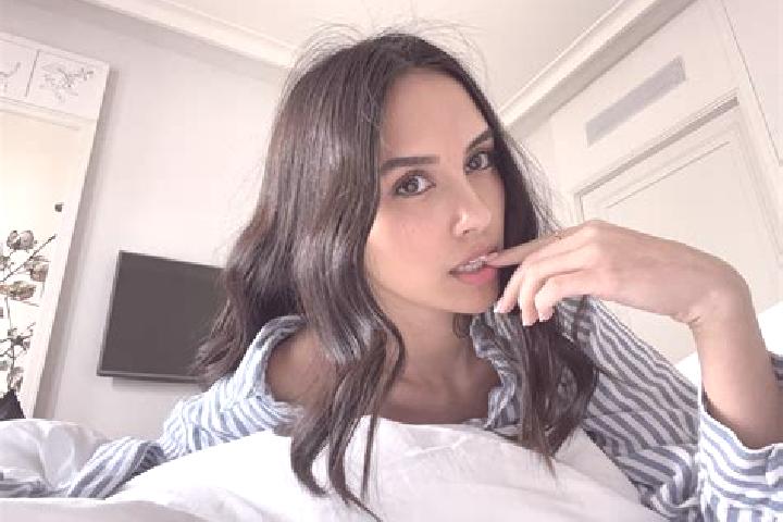 Naomi, 22, a black blue-eyed mediterranean companion based in Naina Devi. Offering Fetish, Travel Companion, Girlfriend Experience, OWO. Available for incall...