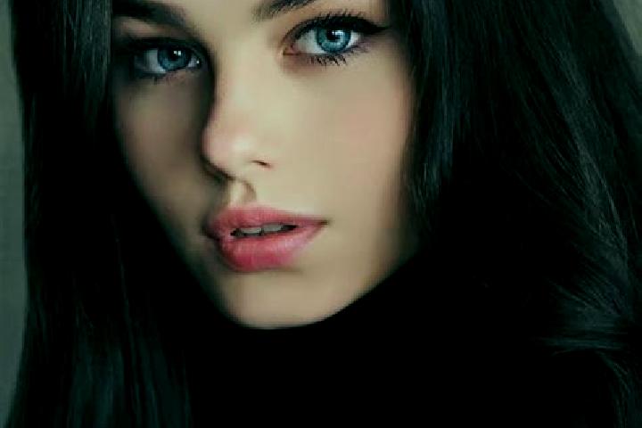 Naomi, 22, a brunette dark-eyed mediterranean companion based in Termini Imerese. Offering Domination, Tantra, 69, Dinner Date. Available for incall and outc...