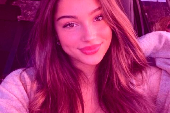 Naomi, 22, a brunette green-eyed latina companion based in Vysoka nad Labem. Offering Prostate Massage, Overnight, Erotic Massage, Tantra. Available for inca...