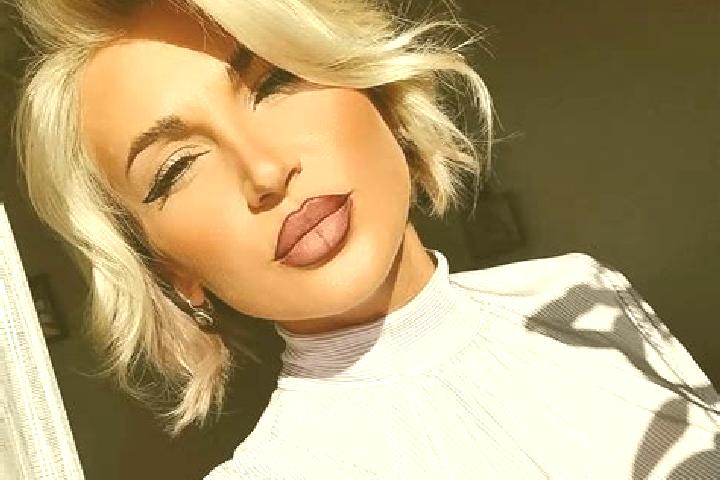Naomi, 22 — Escort in Ruginesti, Romania