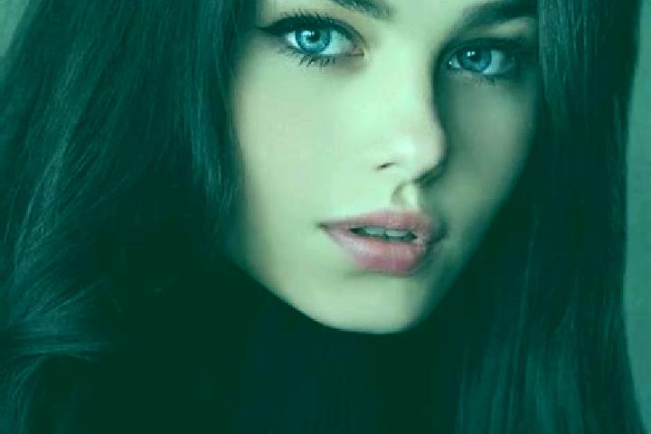 Naomi, 23, a auburn dark-eyed caucasian companion based in Keleng. Offering Couples, Erotic Massage, Dinner Date. Available for incall and outcall, overnight...