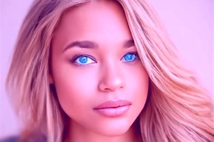 Naomi, 23, a blonde blue-eyed latina companion based in Chamestan. Offering A-Level, OWO, Tantra. Available for incall and outcall, day and evening dates.