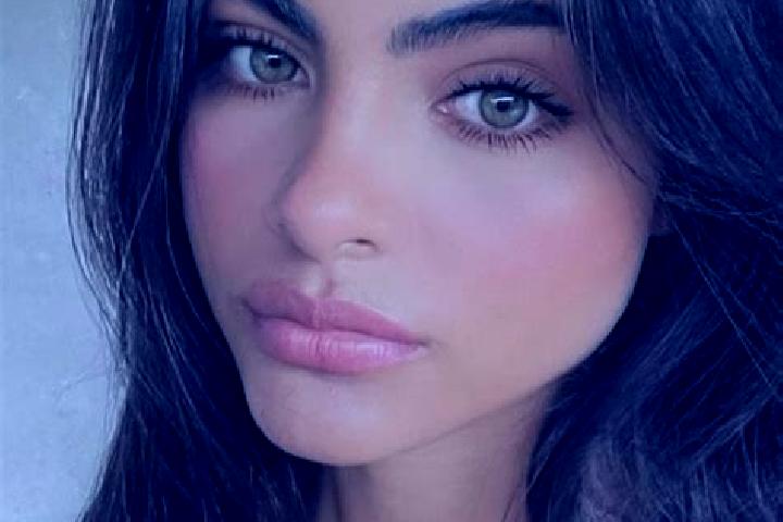 Naomi, 23, a dark blonde green-eyed middle eastern companion based in Bad Bergzabern. Offering Striptease, OWO, BDSM. Available for incall and outcall, day a...