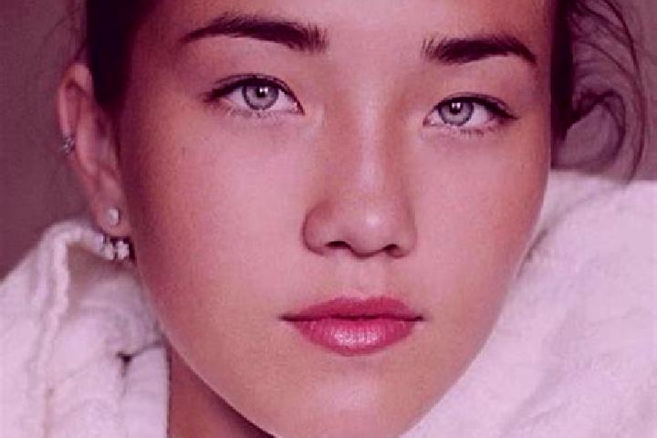 Naomi, 24, a black grey-eyed caucasian companion based in Langgur. Offering Tantra, A-Level, Overnight. Available for incall and outcall, overnight bookings ...