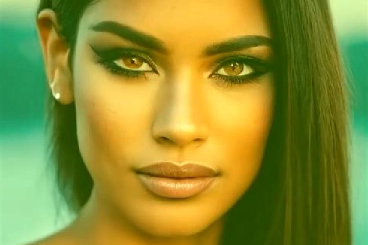 Naomi, 24, a brunette amber-eyed latina companion based in Estancia de San Francisco. Offering OWO, BDSM, Striptease. Available for incall and outcall, day a...