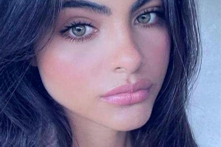 Naomi, 24, a red hazel-eyed indian companion based in Sarkad. Offering Fetish, Duos, Party Girl, GFE, Couples. Available for incall and outcall, overnight bo...