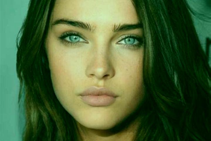 Naomi, 25, a brunette dark-eyed mixed companion based in Melapleu. Offering Overnight, Erotic Massage, Travel Companion. Available for incall and outcall, da...
