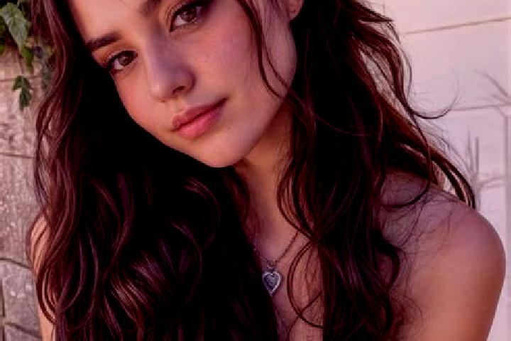Naomi, 25, a brunette hazel-eyed latina companion based in Primarette. Offering Party Girl, Domination, Deep French Kissing. Available for incall and outcall...