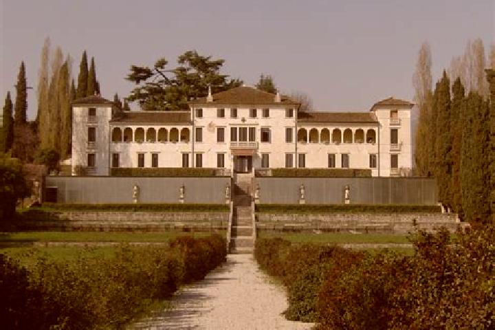 Naomi, 25 — Escort in San Zenone degli Ezzelini, Italy