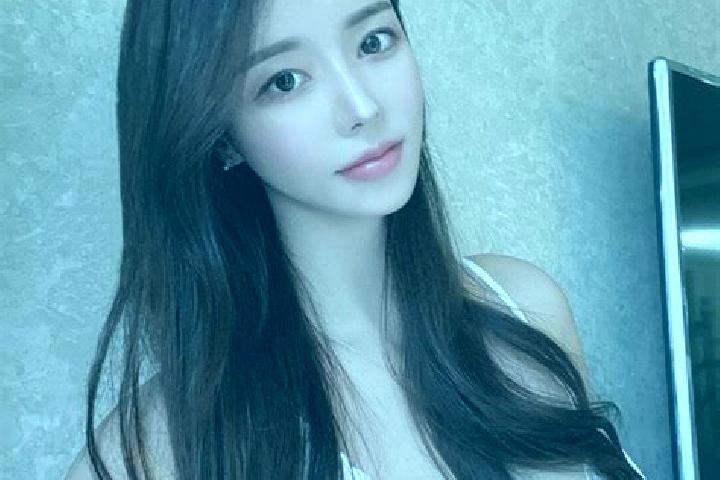 Naomi, 25 — Escort in Tooromt, Mongolia