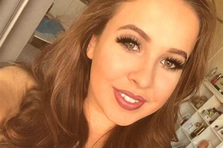 Naomi, 26, a auburn brown-eyed european companion based in Shuangling. Offering Striptease, Travel Companion, Massage, Domination, Prostate Massage. Availabl...