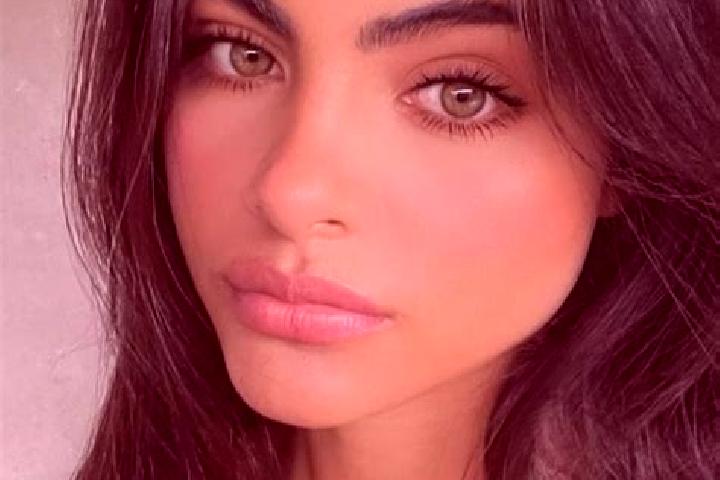 Naomi, 26, a brunette green-eyed european companion based in Los Angeles. Offering Massage, Domination, BDSM, GFE. Available for incall and outcall, day and ...
