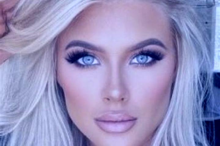 Naomi, 26, a platinum blonde grey-eyed latina companion based in Ramdurg. Offering Overnight, Erotic Massage. Available for incall and outcall, overnight boo...
