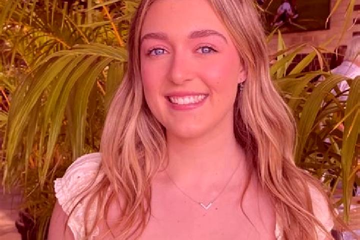 Naomi, 26 — Escort in Holt, Australia