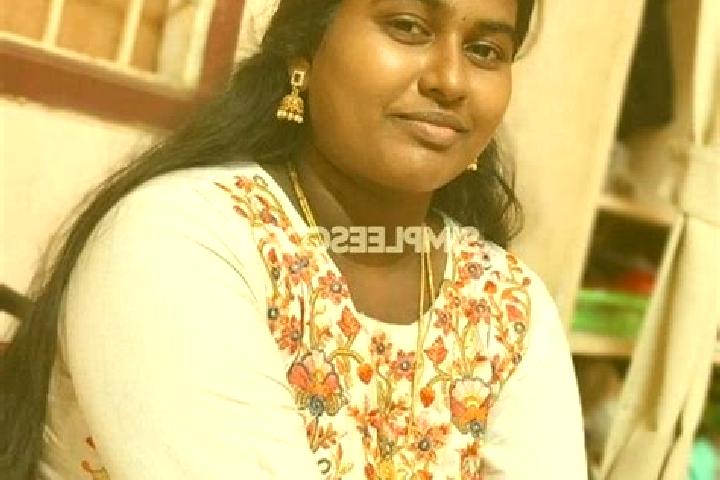 Naomi, 26 — Escort in Tiruppur, India