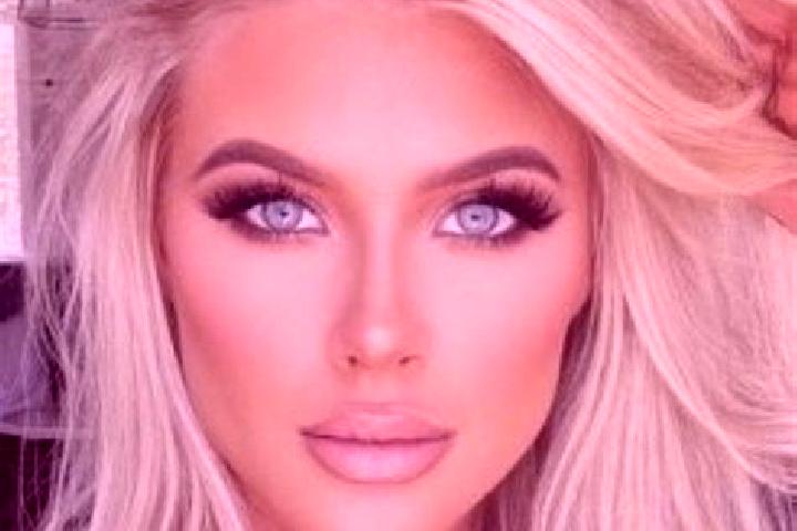 Naomi, 27, a platinum blonde amber-eyed latina companion based in Yaxcopoil. Offering 69, Dinner Date, Party Girl, OWO. Available for incall and outcall, day...