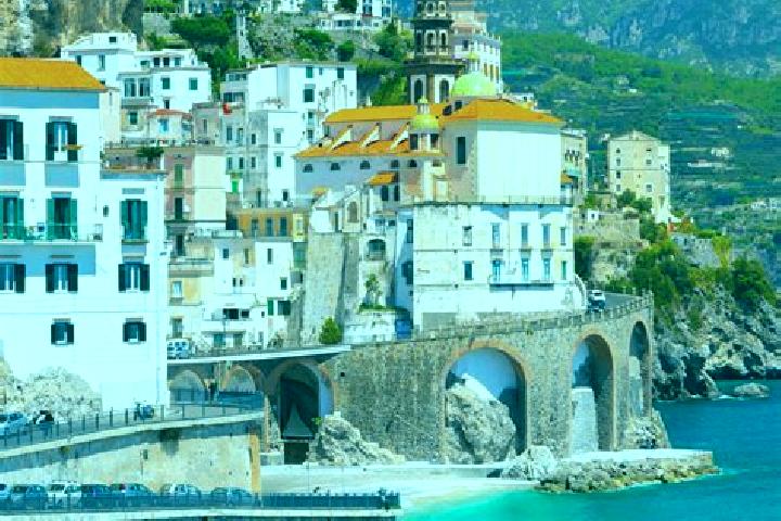 Naomi, 27 — Escort in Arena, Italy