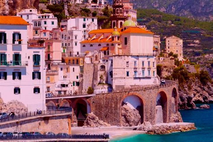 Naomi, 27 — Escort in Brosso, Italy