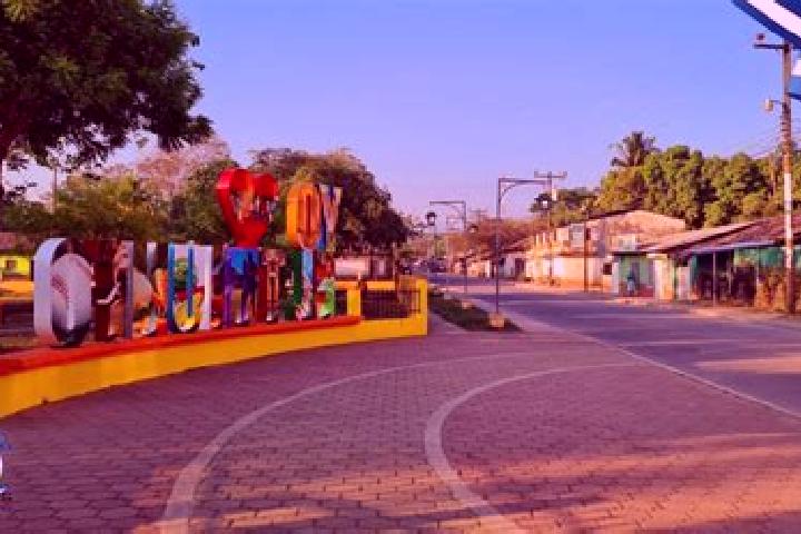 Naomi, 27 — Escort in El Triunfo, Honduras