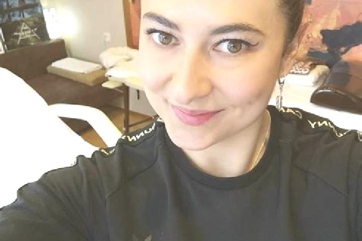 Naomi, 28, a black green-eyed caucasian companion based in Dona Euzebia. Offering Duos, Domination, Roleplay. Available for incall and outcall, overnight boo...
