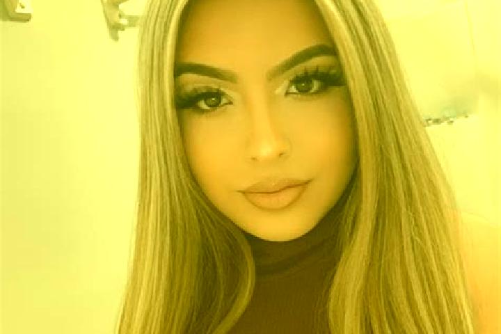 Naomi, 28, a blonde grey-eyed latina companion based in El Chauz. Offering CIM, BDSM, Deep French Kissing, Girlfriend Experience. Available for incall and ou...