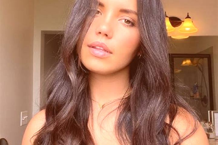 Naomi, 28 — Escort in Chenoa, United States