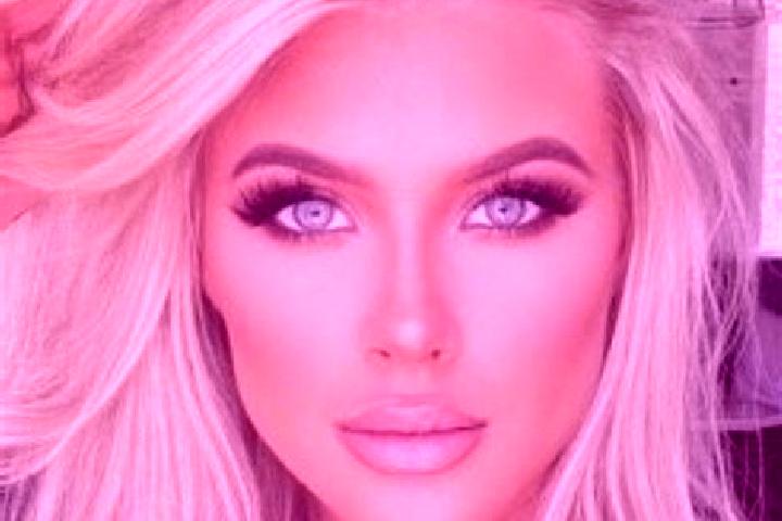 Naomi, 29, a platinum blonde grey-eyed ebony companion based in Gisela. Offering Party Girl, CIM, BDSM, Deep French Kissing. Available for incall and outcall...