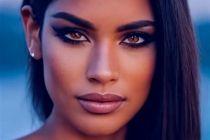 Naomi, 31, a auburn dark-eyed latina companion based in Nago-Torbole. Offering Tantra, Domination, Roleplay, GFE. Available for incall and outcall, day and e...