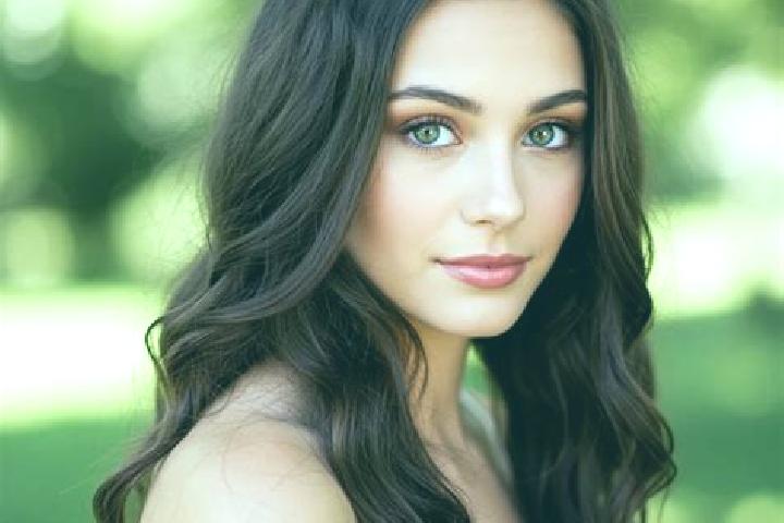 Naomi, 31, a brunette hazel-eyed caucasian companion based in Cut and Shoot. Offering Couples, OWO, CIM. Available for incall and outcall, overnight bookings...