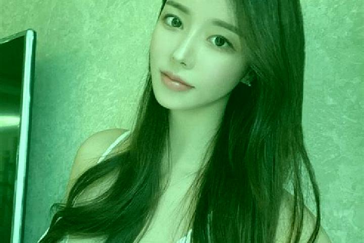 Naomi, 32 — Escort in Situ, China
