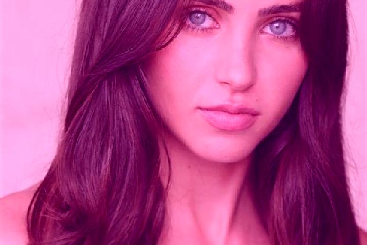 Naomi, 33, a brunette brown-eyed caribbean companion based in Seillans. Offering Tantra, Couples, GFE, Fetish, BDSM. Available for incall and outcall, day an...