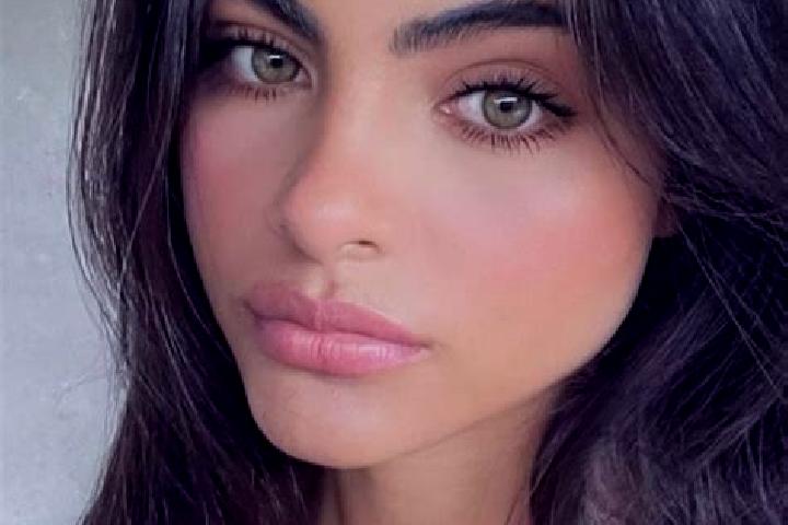 Naomi, 33, a brunette green-eyed middle eastern companion based in Balading. Offering Fetish, Roleplay, Erotic Massage, OWO. Available for incall and outcall...