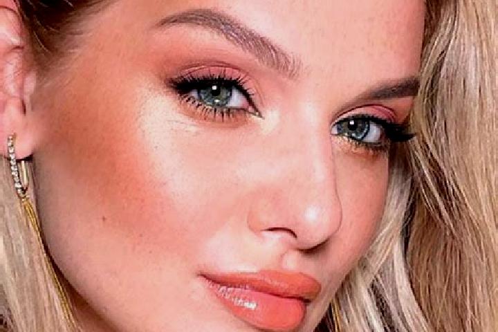 Naomi, 33, a dark blonde green-eyed european companion based in Grossposna. Offering Erotic Massage, Overnight, Deep French Kissing, OWO. Available for incal...