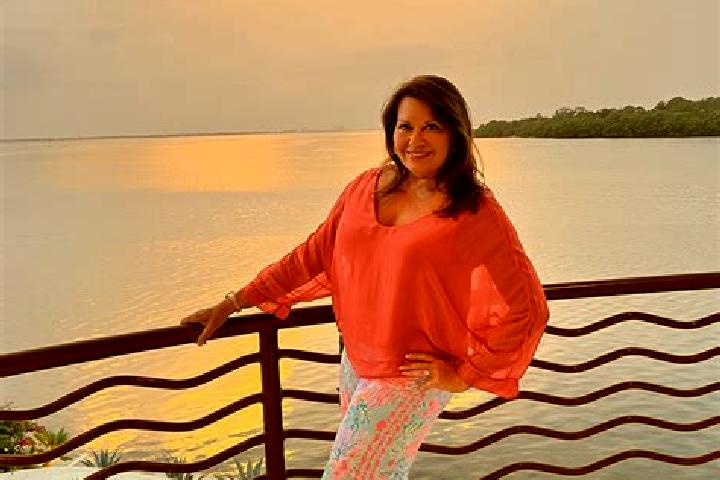 Naomi, 33 — Escort in Brightwaters, United States