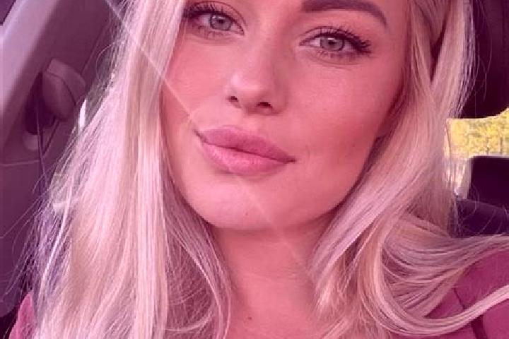 Naomi, 34, a blonde hazel-eyed indian companion based in Muquem do Sao Francisco. Offering Girlfriend Experience, Couples, Deep French Kissing, CIM, 69. Avai...