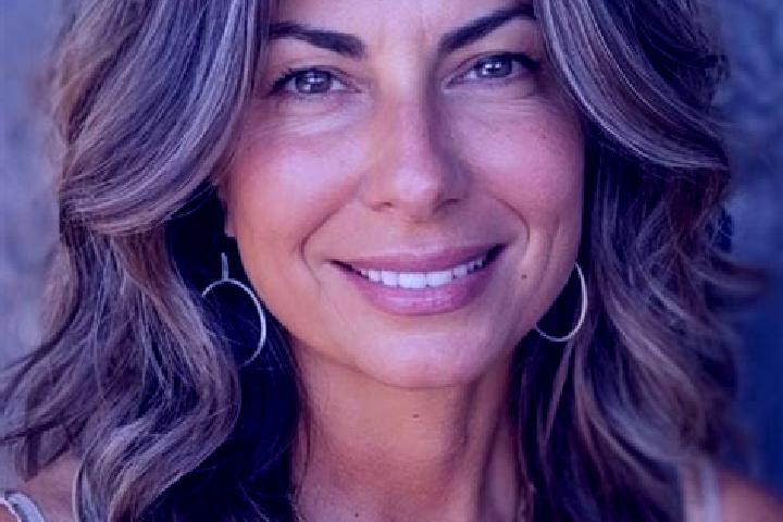 Naomi, 34, a brunette grey-eyed caribbean companion based in Priamurskiy. Offering Couples, Deep French Kissing, CIM, Fetish, Dinner Date. Available for inca...