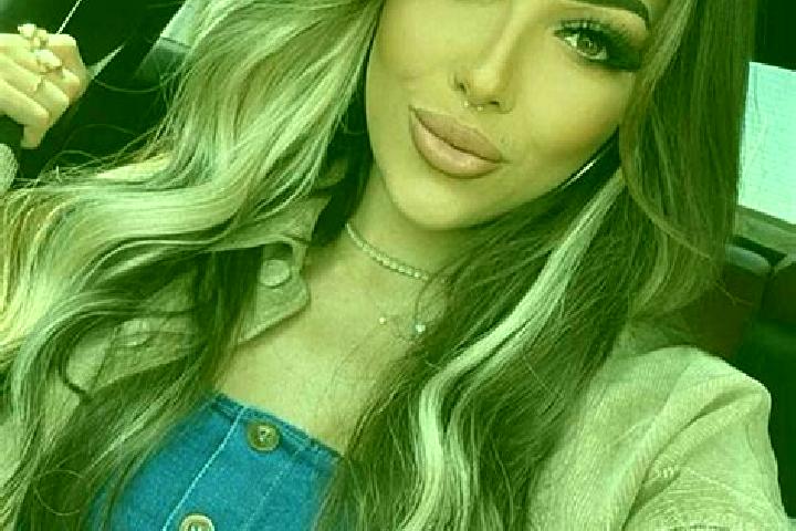 Naomi, 34, a dark blonde brown-eyed middle eastern companion based in Alangudi. Offering OWO, Striptease, BDSM, Travel Companion, Domination. Available for i...