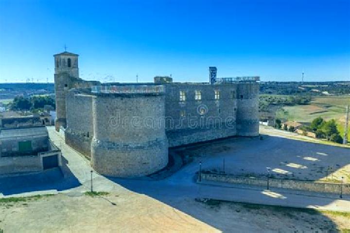 Naomi, 34 — Escort in Castillo de Garcimunoz, Spain