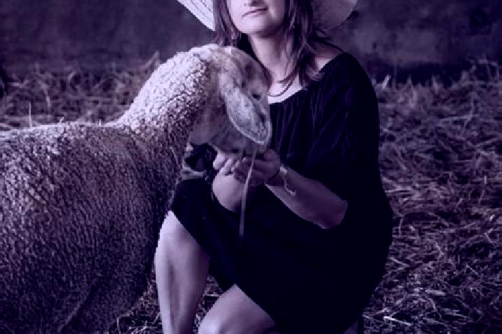 Naomi, 34 — Escort in Noyers-Pont-Maugis, France