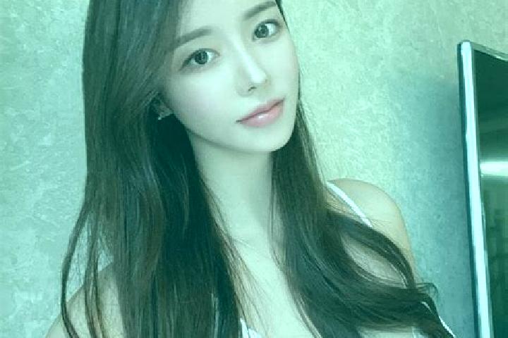Naomi, 34 — Escort in Youfeng, China