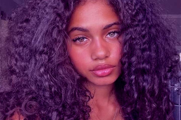 Naomi, 35, a black grey-eyed ebony companion based in Kistarcsa. Offering Striptease, OWO, Roleplay. Available for incall and outcall, day and evening dates.