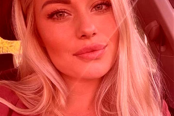 Naomi, 35, a blonde hazel-eyed european companion based in Duchesne. Offering Striptease, Deep French Kissing, Duos, Couples. Available for incall and outcal...