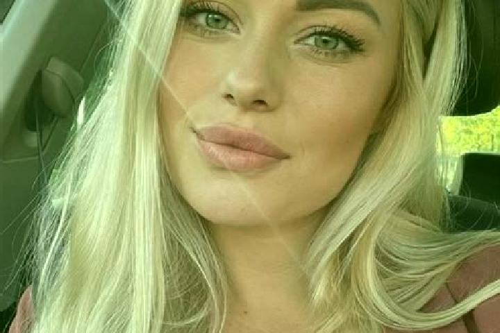 Naomi, 36, a blonde hazel-eyed mediterranean companion based in Nedescina. Offering Overnight, GFE, Party Girl. Available for incall and outcall, day and eve...