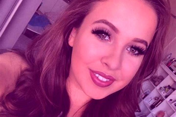 Naomi, 36, a dark blonde amber-eyed caribbean companion based in Arras-en-Lavedan. Offering Dinner Date, Prostate Massage, Domination, Girlfriend Experience....