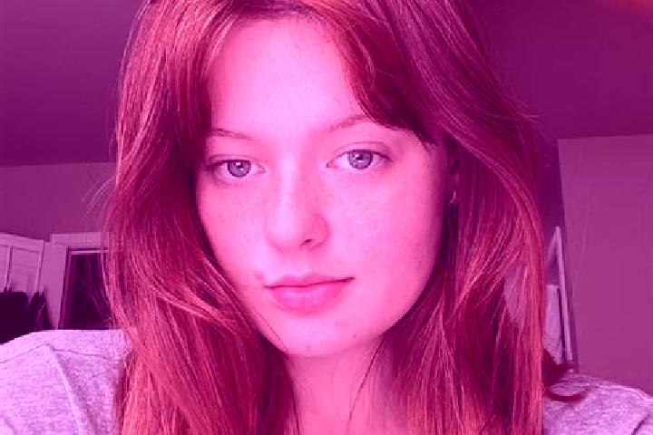 Naomi, 36, a red green-eyed caucasian companion based in Donhierro. Offering A-Level, Party Girl, GFE. Available for incall and outcall, day and evening dates.