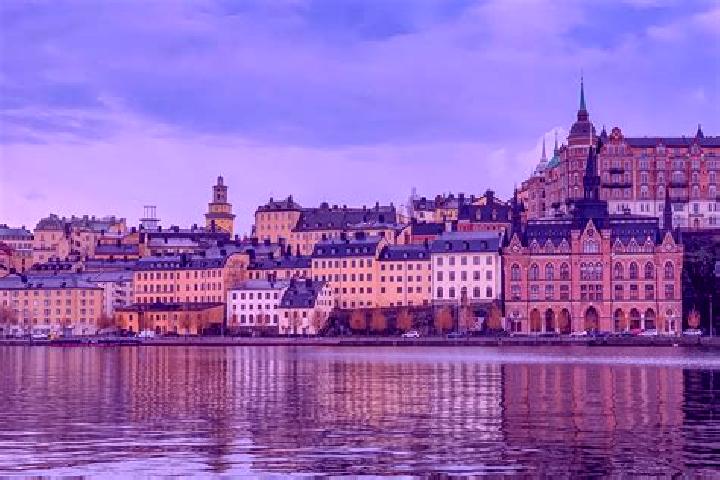 Naomi, 37 — Escort in Vallakra, Sweden