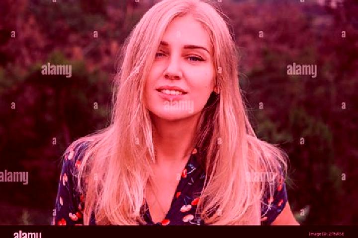 Naomi, 39, a blonde blue-eyed middle eastern companion based in Gossas Village. Offering Deep French Kissing, Striptease, Prostate Massage, Couples. Availabl...
