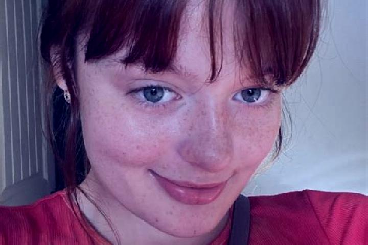 Naomi, 39, a red dark-eyed european companion based in Lusignan. Offering Fetish, Girlfriend Experience, 69, Dinner Date, BDSM. Available for incall and outc...
