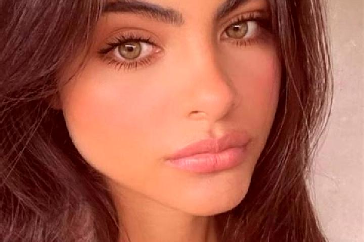 Naomi, 39, a red green-eyed indian companion based in Rocroi. Offering Prostate Massage, Couples, OWO, Fetish. Available for incall and outcall, overnight bo...